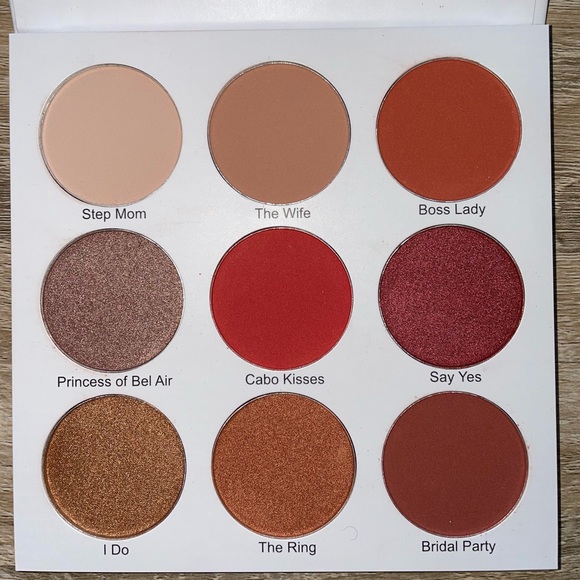 #Give Them LaLa Beauty: The Grown Woman Palette - Picture 2 of 3